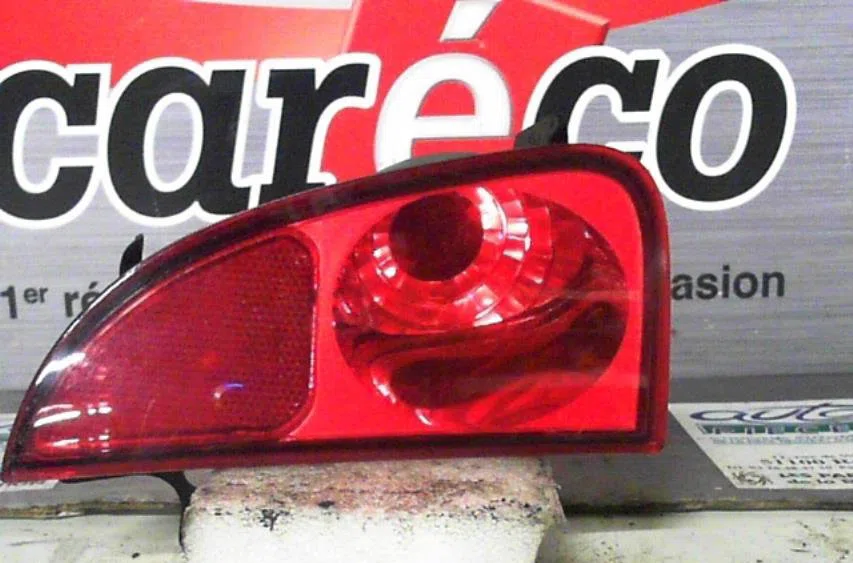 Feu arrière interieur gauche Renault ESPACE IV (JK0-1_) 2.2 dci (jk0h) (2002-2006) occasion