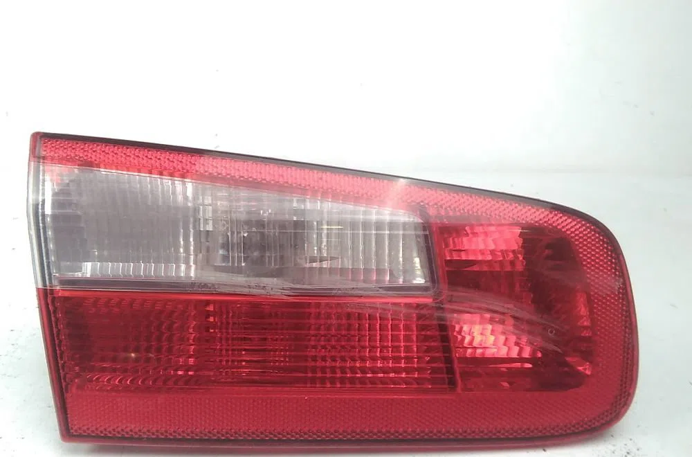 Feu arrière interieur gauche RENAULT LAGUNA 2003 occasion