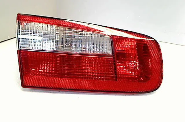 Feu arrière interieur gauche RENAULT LAGUNA II 2001 occasion