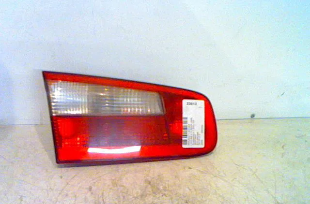 Feu arrière interieur gauche RENAULT LAGUNA II 2002 occasion