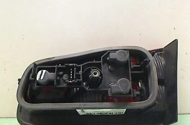 Feu arrière interieur gauche RENAULT LAGUNA II 2003 occasion