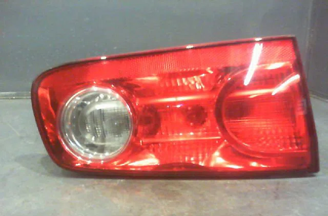 Feu arrière interieur gauche Renault LAGUNA II (BG0-1_) 1.6 16v (bg1g, bg1h) (2005-2007) occasion