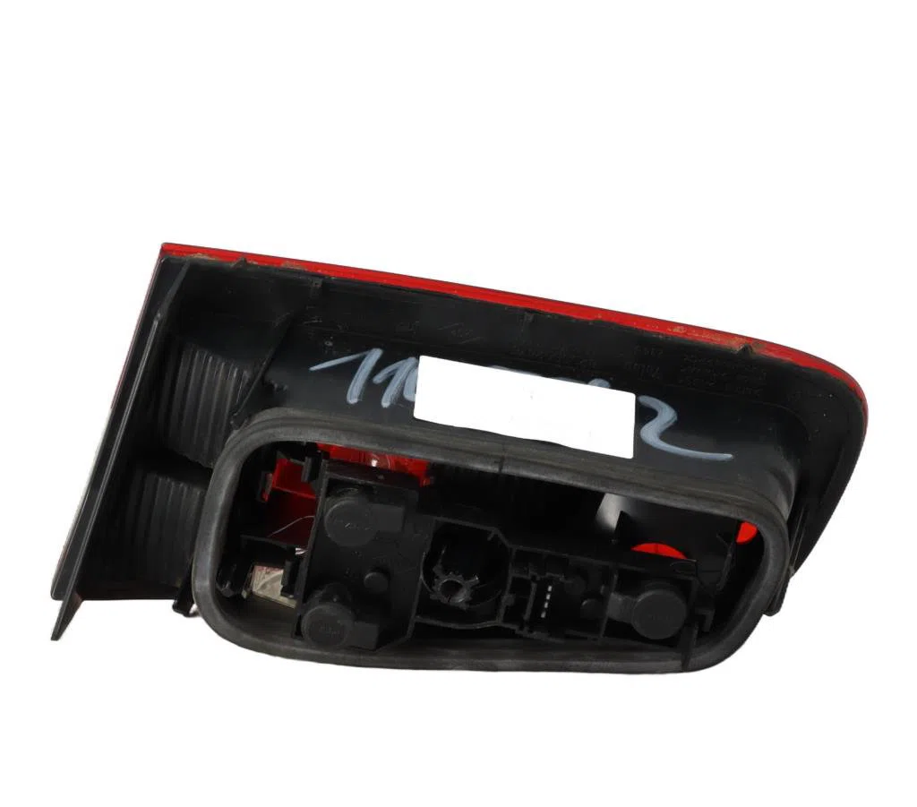 Feu arrière interieur gauche Renault LAGUNA II (BG0-1_) 1.8 16v (bg04, bg0b, bg0c, bg0v) (2001-2005) occasion