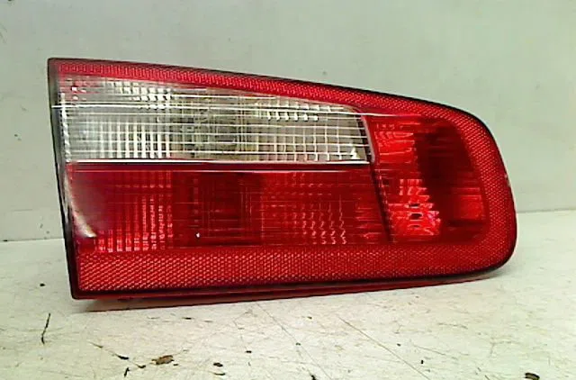 Feu arrière interieur gauche Renault LAGUNA II (BG0-1_) 1.8 16v (bg06, bg0j, bg0m) (2001-2007) 5 portes occasion