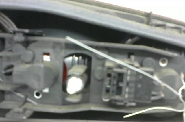 Feu arrière interieur gauche Renault LAGUNA II (BG0-1_) 1.9 dci (bg1a, bg1v) (2005-2007) occasion