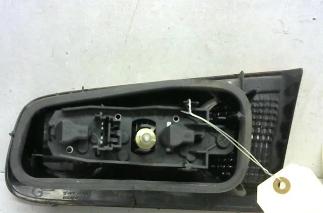 Feu arrière interieur gauche Renault LAGUNA II (BG0-1_) 1.9 dci (bg1a, bg1w, bg0g) (2005-2007) occasion
