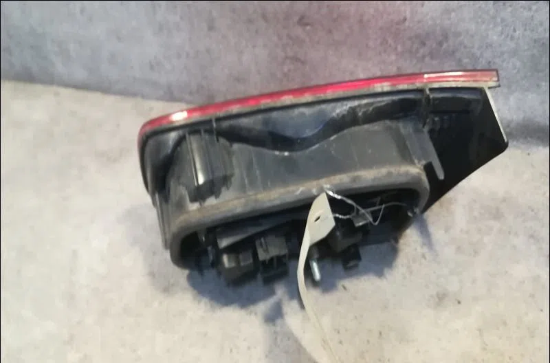 Feu arrière interieur gauche Renault LAGUNA II (BG0-1_) 2.0 dci (bg1t) (2005-2006) occasion