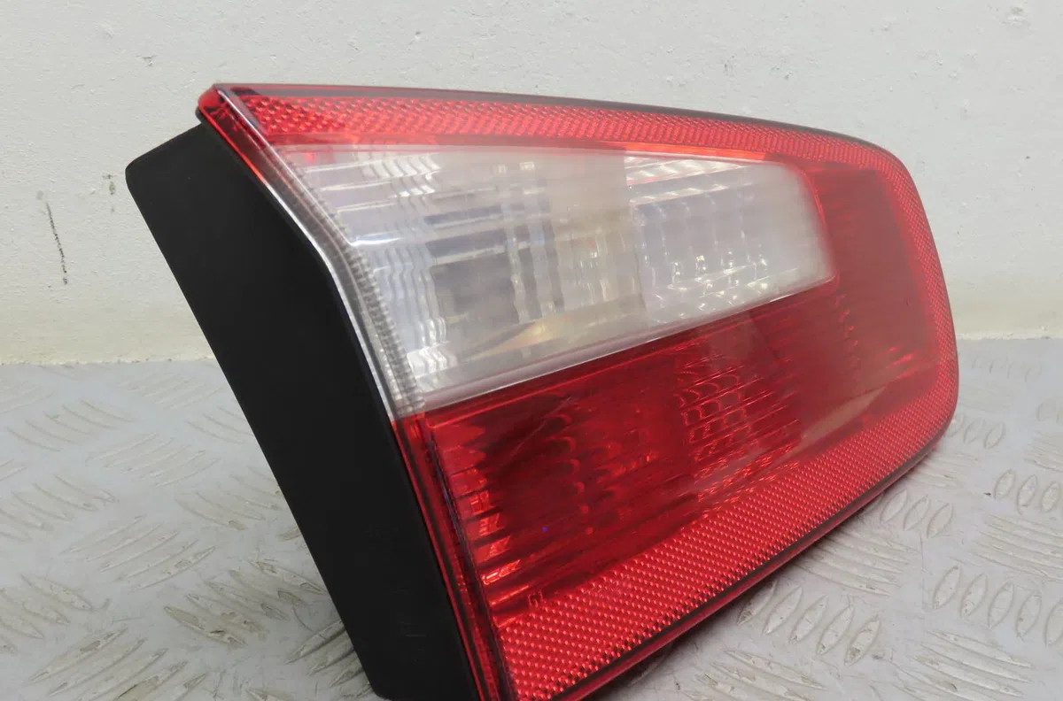 Feu arrière interieur gauche Renault LAGUNA II (BG0-1_) 2.2 dci (2005-2007) occasion