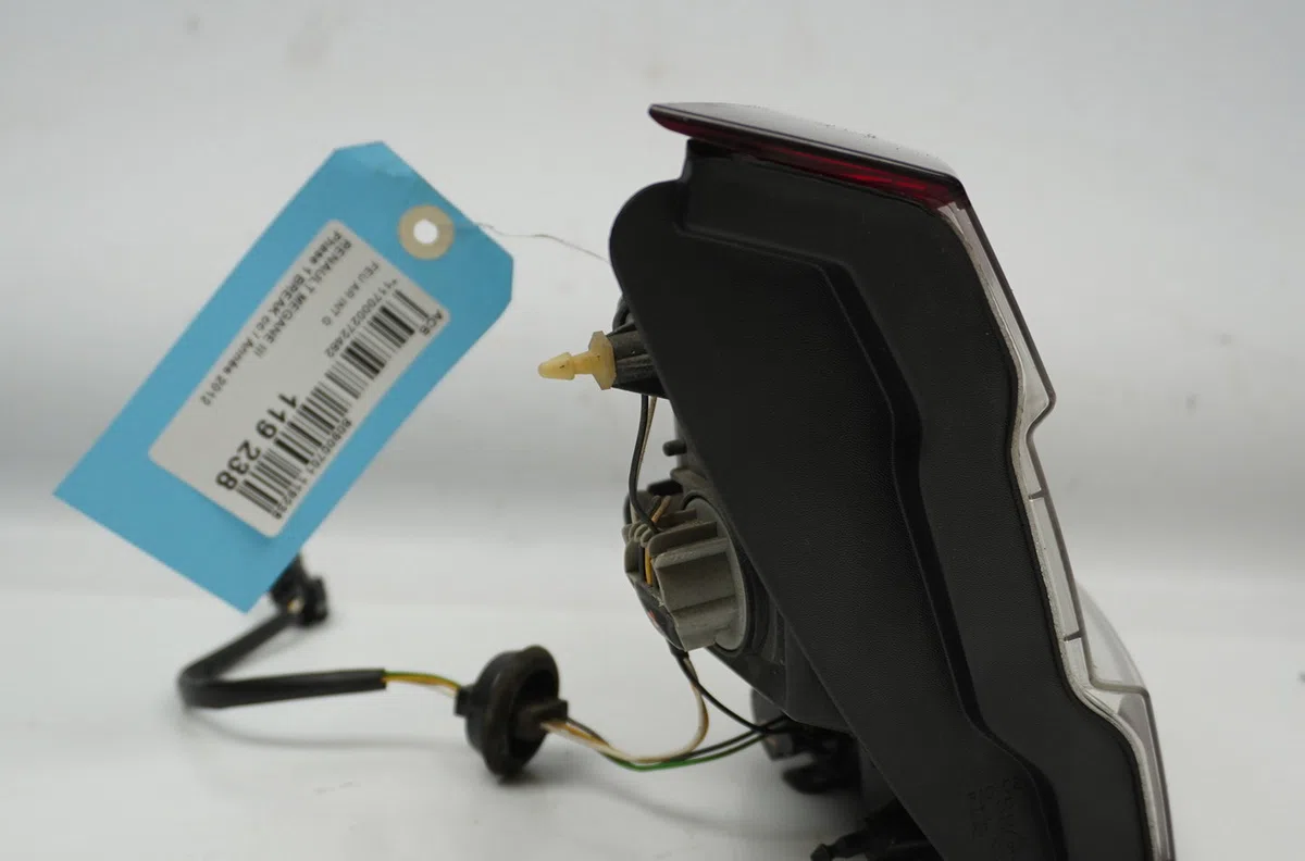 Feu arrière interieur gauche Renault MEGANE II Break (KM0-1_) 1.9 dci (2005-2009) occasion
