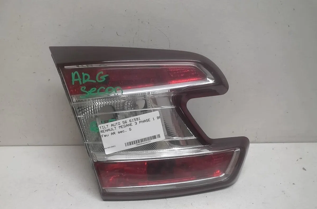 Feu arrière interieur gauche Renault MEGANE III Grandtour (KZ0-1) 1.4 tce (kz0f, kz1v) (2009) occasion