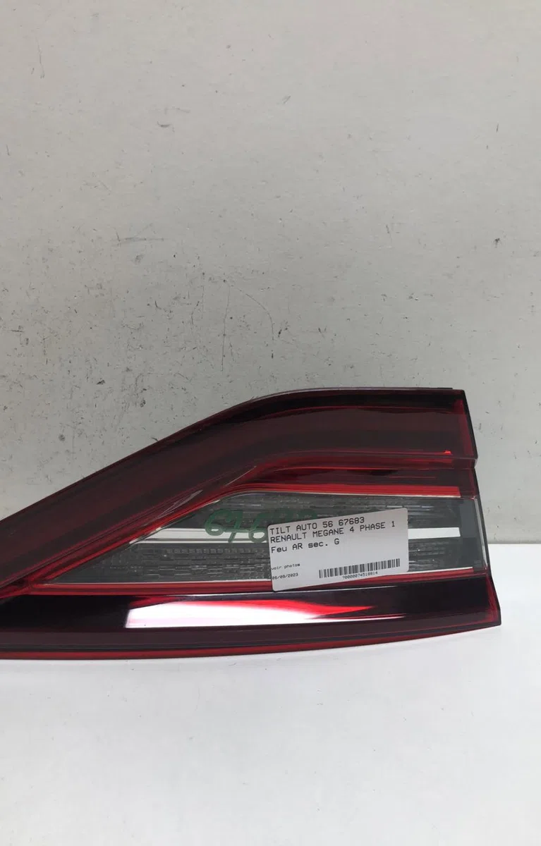 Feu arrière interieur gauche Renault MEGANE IV 3-5 portes (B9A-M-N_) 1.5 dci 110 (b9a3) (2015) occasion