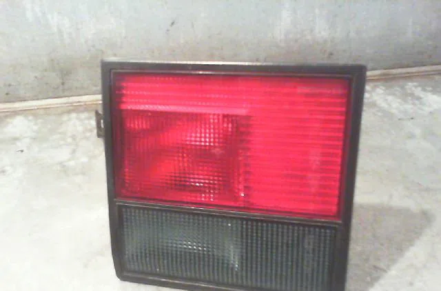 Feu arrière interieur gauche RENAULT R21 1986 occasion