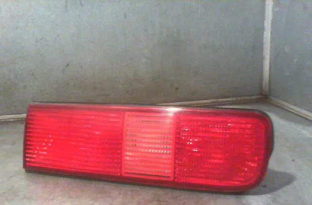 Feu arrière interieur gauche RENAULT SAFRANE Phase 1 04-1992--09-1996 occasion