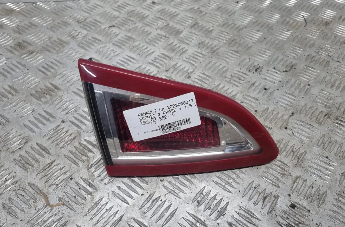 Feu arrière interieur gauche RENAULT SCENIC 3 PHASE 1 occasion