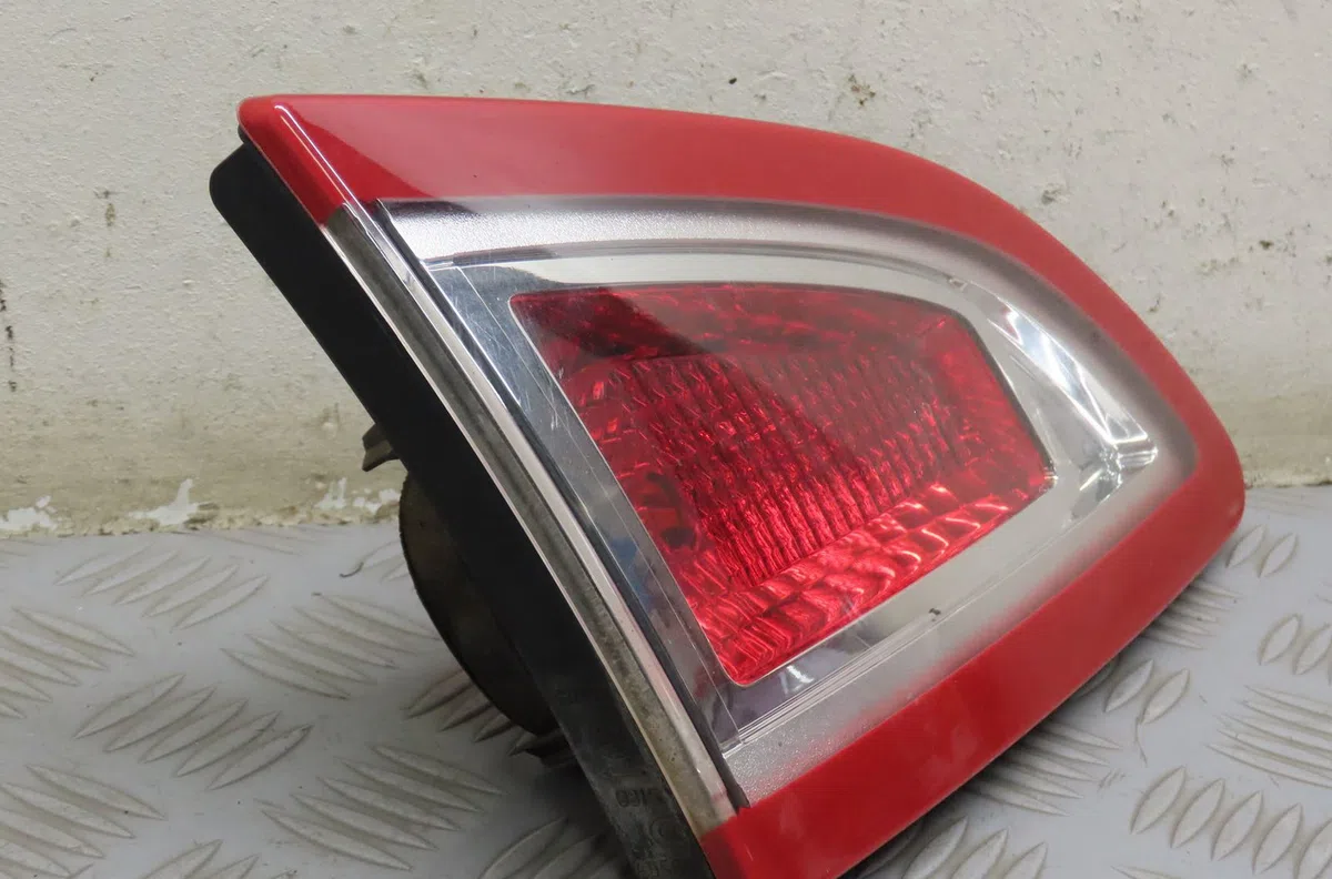 Feu arrière interieur gauche Renault SCÉNIC III (JZ0-1_) 1.5 dci (jz02, jz0r) (2010) occasion