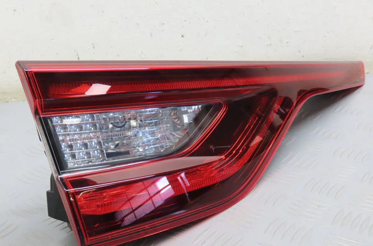 Feu arrière interieur gauche Renault TALISMAN Grandtour (KP_) 1.6 dci 160 (2016) occasion