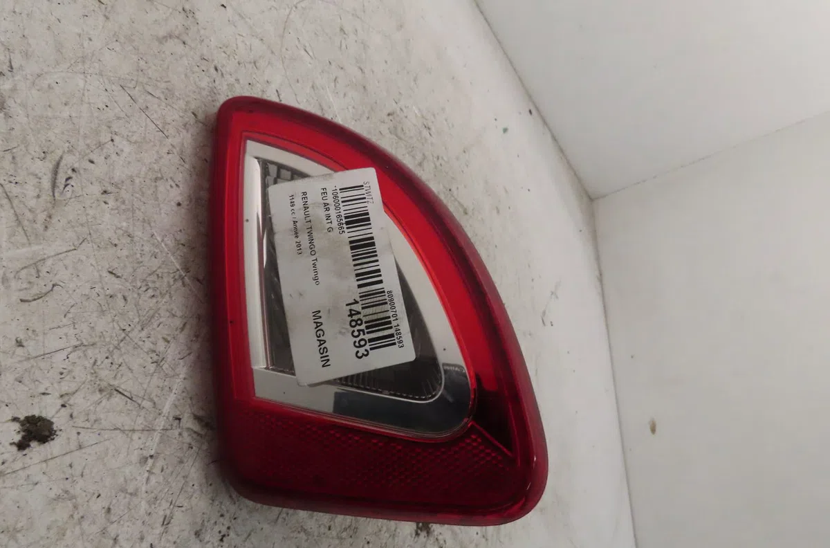 Feu arrière interieur gauche Renault TWINGO II (CN0_) 1.2 16v (cn04, cn0a, cn0b) (2007-2014) 3 portes occasion