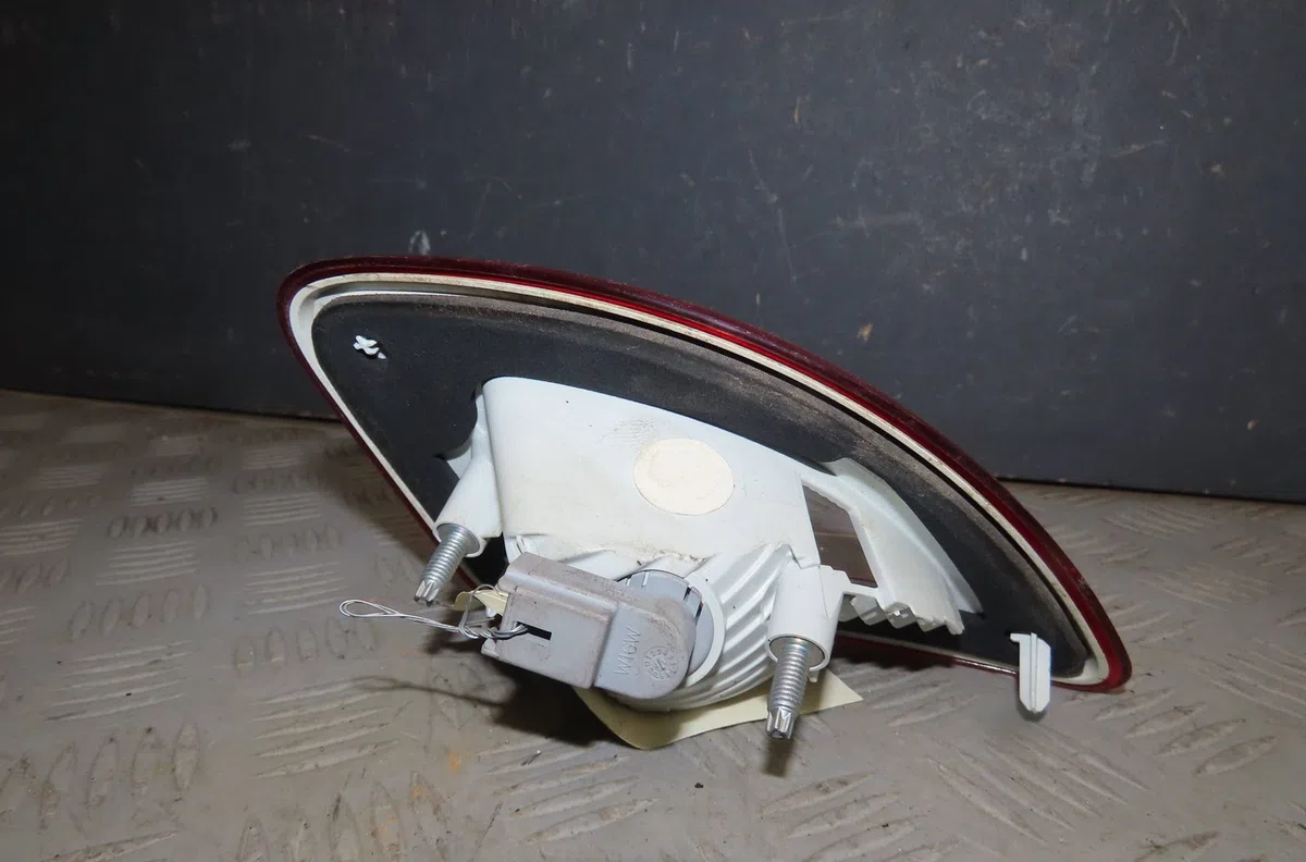Feu arrière interieur gauche Renault TWINGO II (CN0_) 1.2 16v (cn04, cn0a, cn0b) (2007-2014) 3 portes occasion