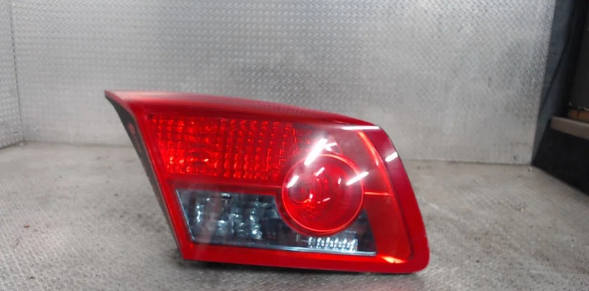 Feu arrière interieur gauche RENAULT VEL SATIS  VEL SATIS PHASE 1 occasion