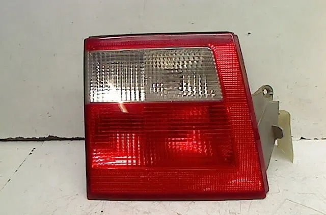 Feu arrière interieur gauche Saab 9-5 Break (YS3E) 2.2 tid (2002-2009) occasion