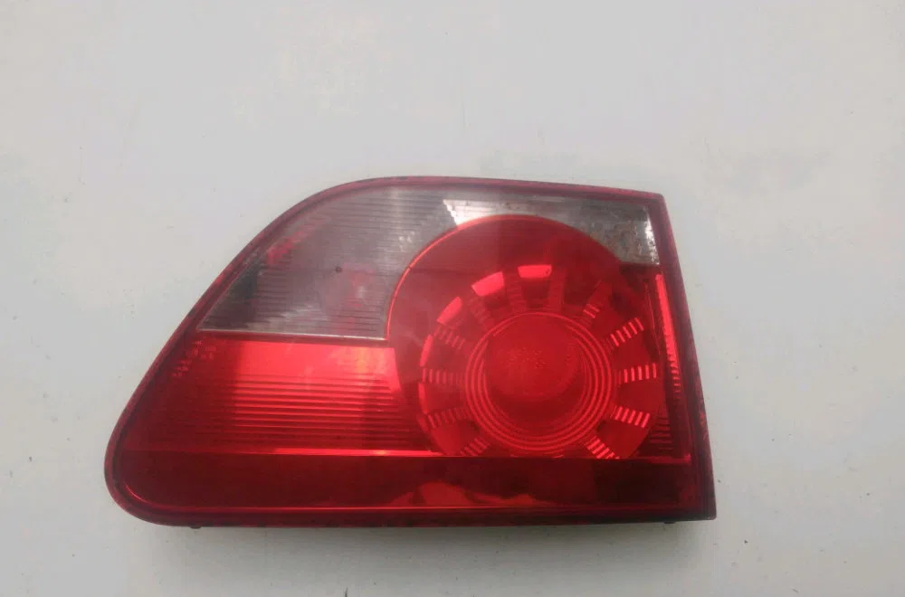 Feu arrière interieur gauche Seat ALTEA XL (5P5, 5P8) 1.9 tdi (2006-2010) 5 portes occasion