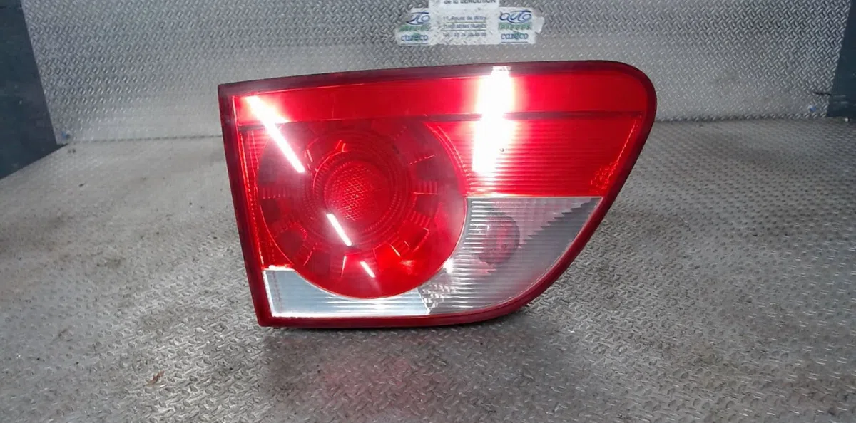 Feu arrière interieur gauche Seat ALTEA XL (5P5, 5P8) 2.0 tdi 4x4 (2007-2013) occasion