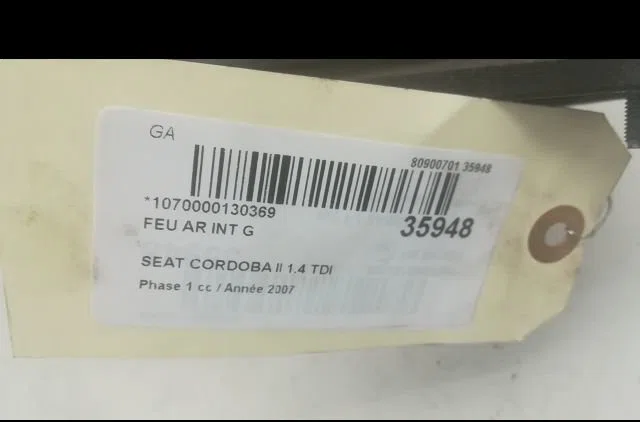 Feu arrière interieur gauche Seat CORDOBA (6L2) 1.4 tdi (2002-2005) occasion