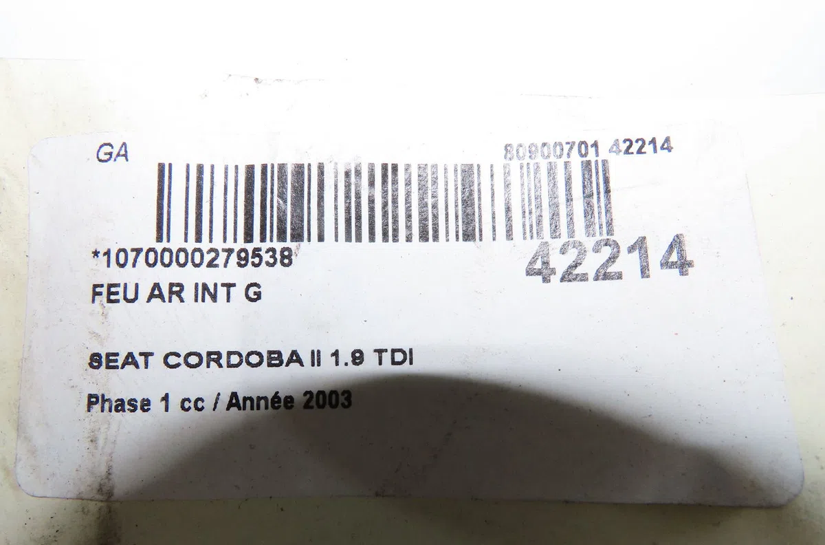 Feu arrière interieur gauche Seat CORDOBA (6L2) 1.9 tdi (2002-2009) occasion