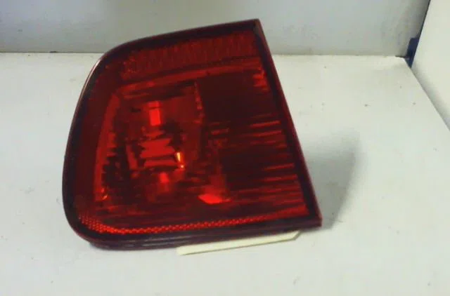 Feu arrière interieur gauche SEAT IBIZA 2000 occasion