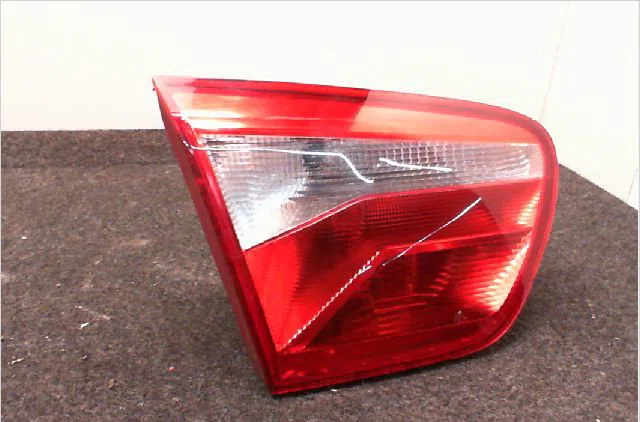 Feu arrière interieur gauche SEAT IBIZA IV Phase 1 ST 05-2010--01-2012 1.6 TDI 90ch occasion