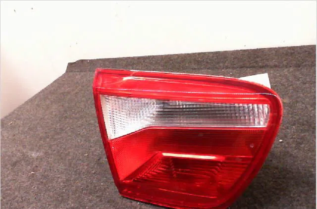 Feu arrière interieur gauche SEAT IBIZA IV Phase 1 ST 05-2010--01-2012 1.6 TDI 90ch occasion