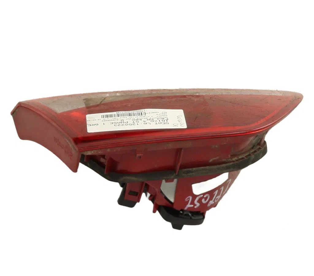 Feu arrière interieur gauche Seat IBIZA IV ST (6J8, 6P8) 1.6 tdi (2010-2015) occasion