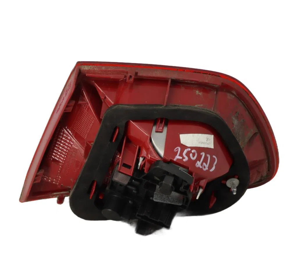 Feu arrière interieur gauche Seat IBIZA IV ST (6J8, 6P8) 1.6 tdi (2010-2015) occasion