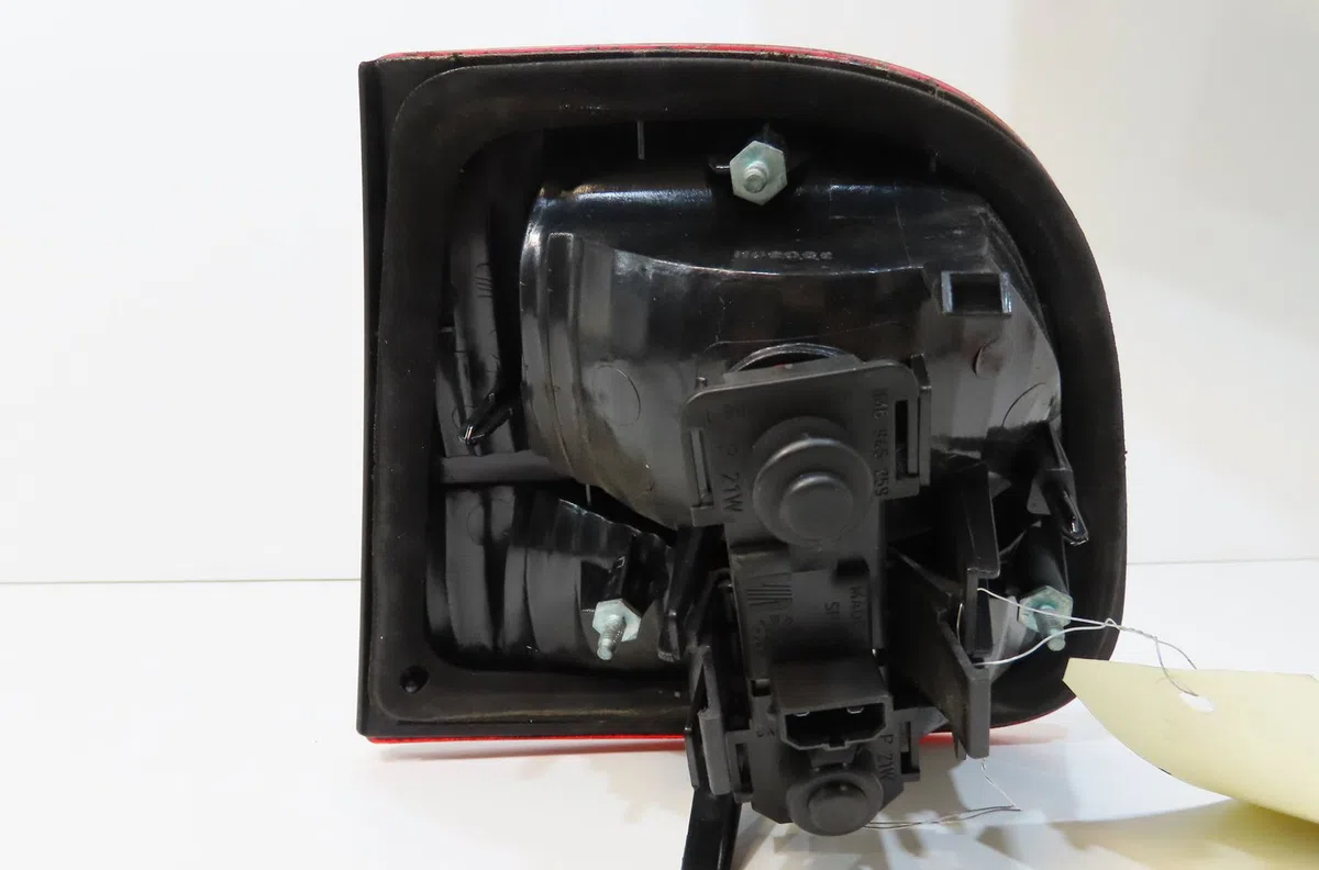 Feu arrière interieur gauche Seat LEON (1M1) 1.9 tdi (1999-2006) occasion