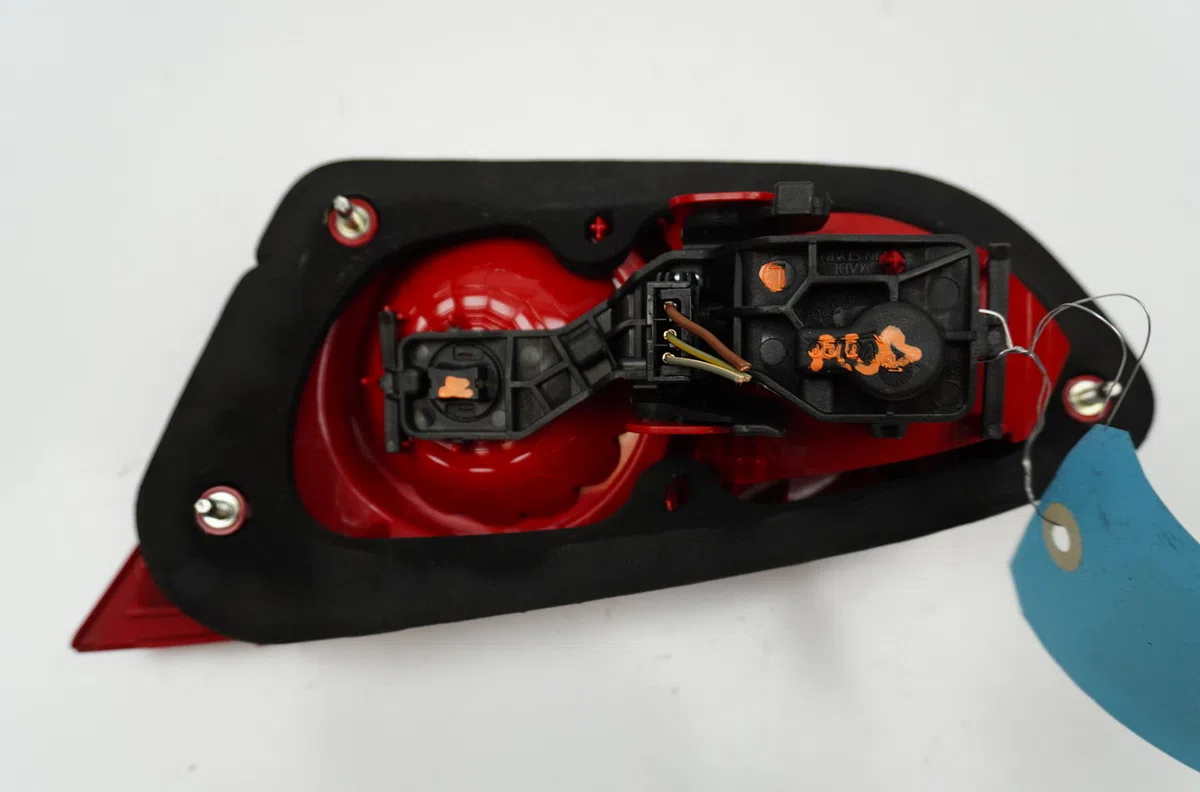 Feu arrière interieur gauche Seat LEON (1P1) 1.2 tsi (2010-2012) occasion