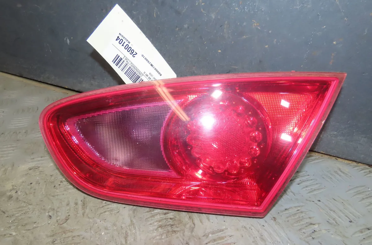 Feu arrière interieur gauche Seat LEON (1P1) 1.6 tdi (2010-2012) occasion