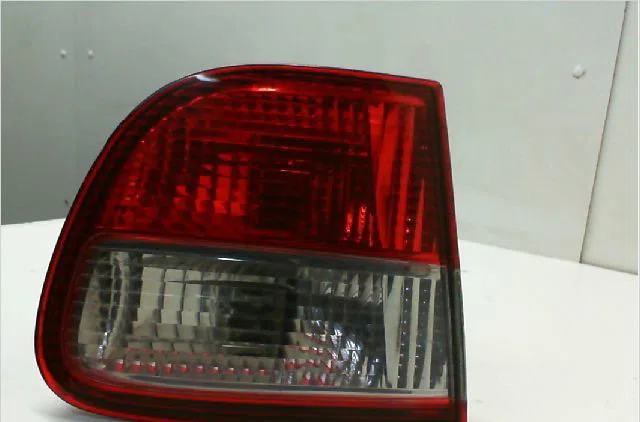 Feu arrière interieur gauche SEAT LEON I Phase 1 04-2000--10-2006 1.9 TDI 110ch occasion