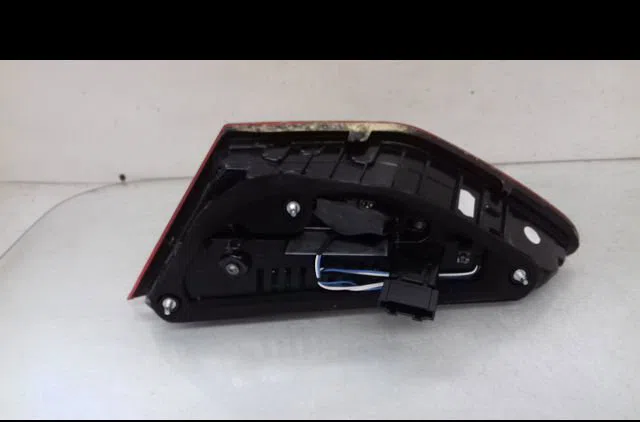 Feu arrière interieur gauche Seat LEON SC (5F5) 2.0 tdi (2013-2018) occasion