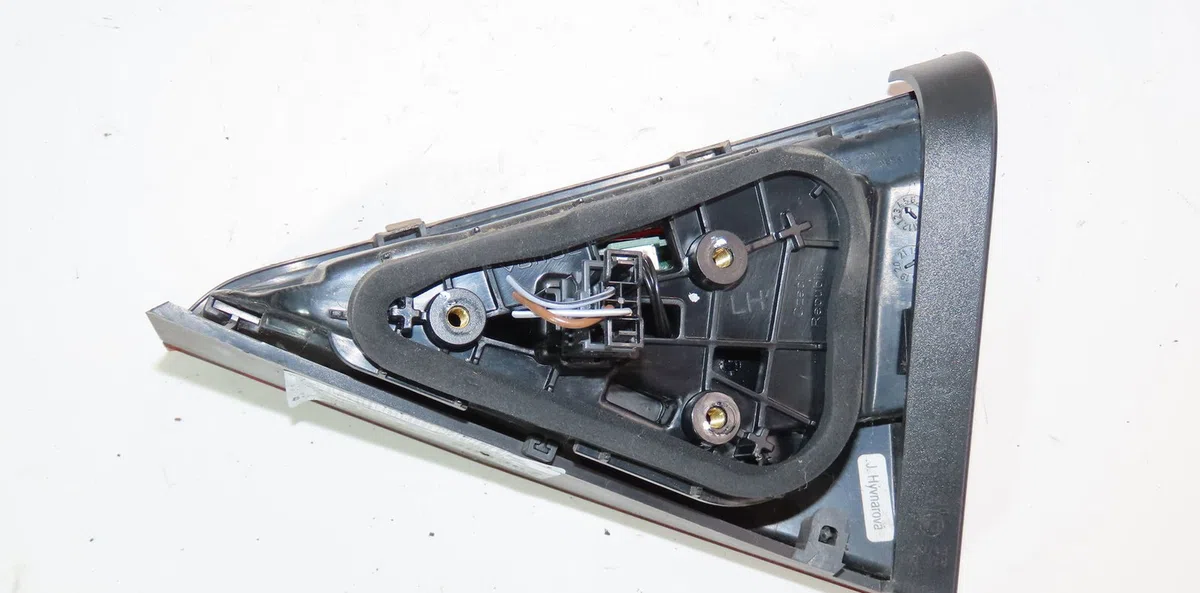 Feu arrière interieur gauche Skoda SUPERB III (3V3) 1.6 tdi (2015) occasion