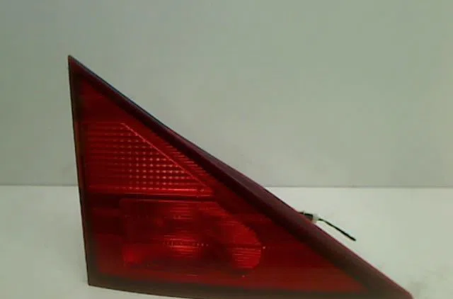 Feu arrière interieur gauche SSANGYONG STAVIC occasion