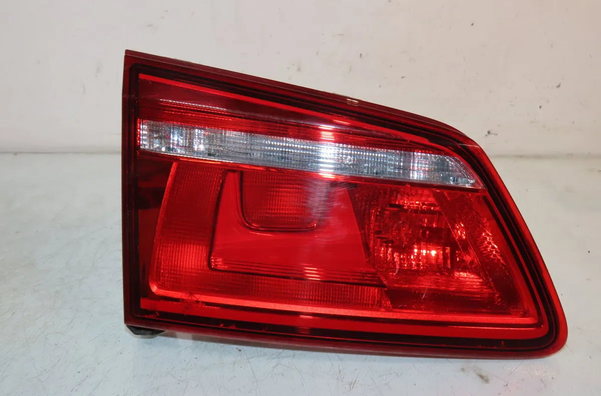 Feu arrière interieur gauche VOLKSWAGEN GOLF 2015 occasion