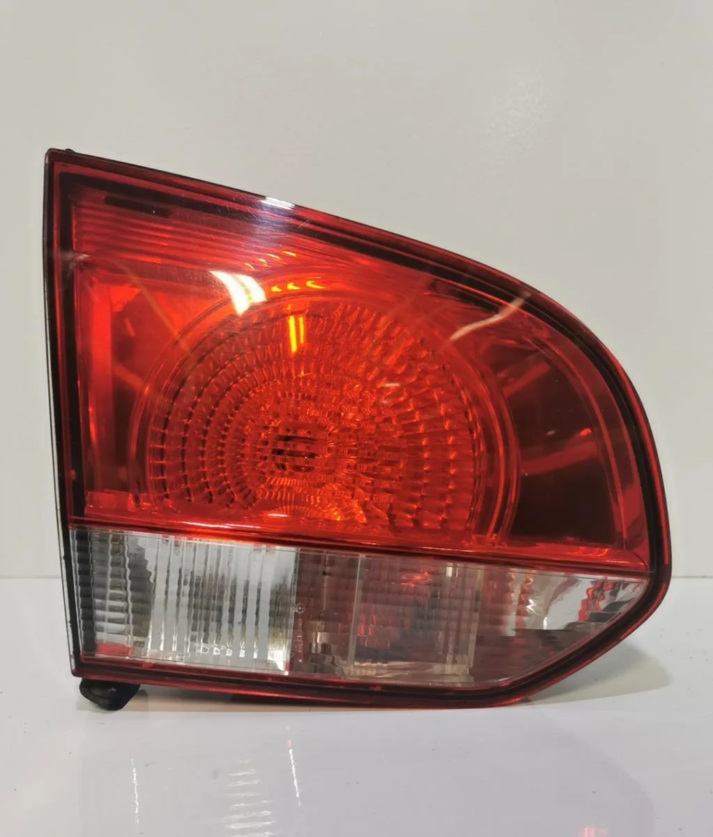 Feu arrière interieur gauche VOLKSWAGEN GOLF 6 occasion
