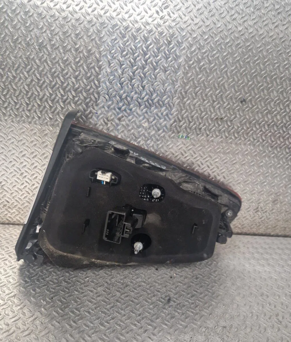Feu arrière interieur gauche VOLKSWAGEN GOLF 7  GOLF 7 PHASE 2 occasion