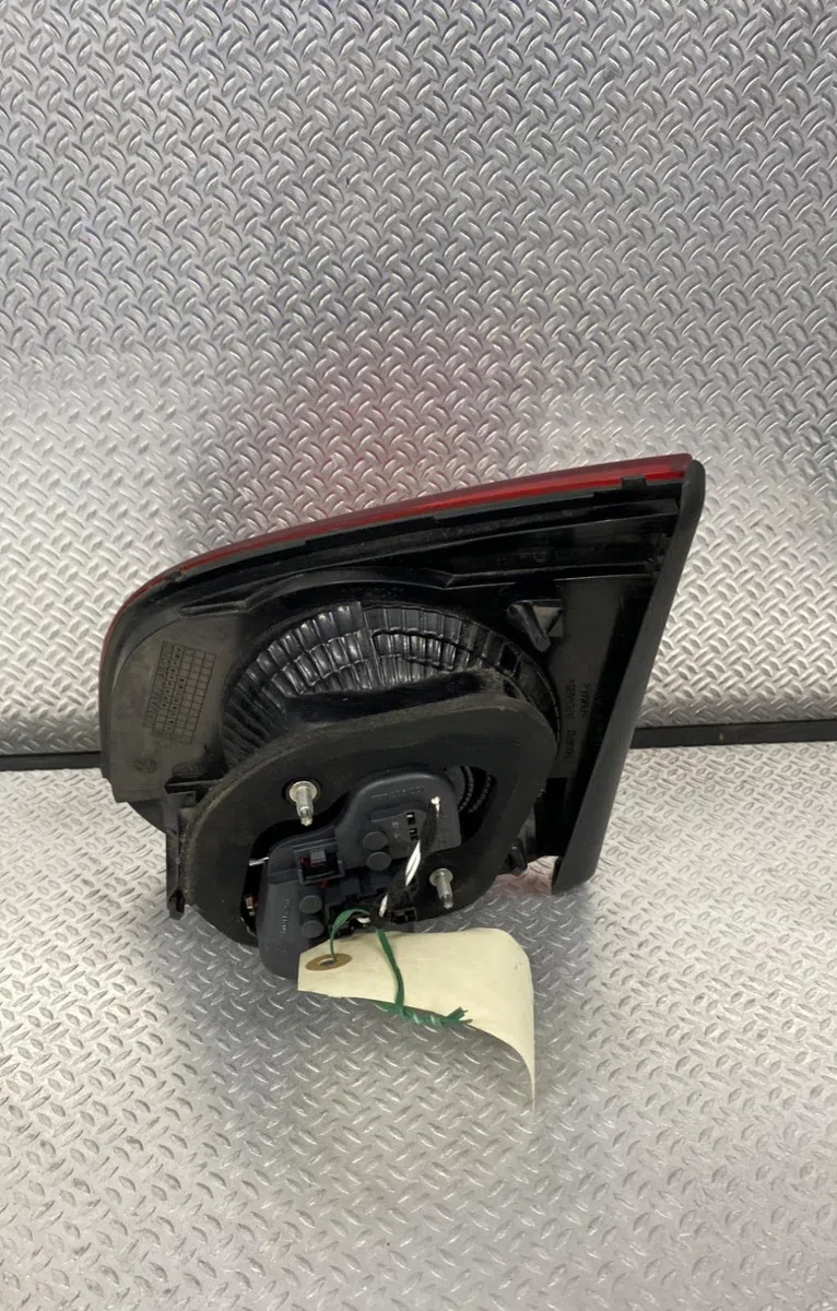 Feu arrière interieur gauche Volkswagen GOLF PLUS V (5M1, 521) 1.4 tsi (2006-2008) occasion