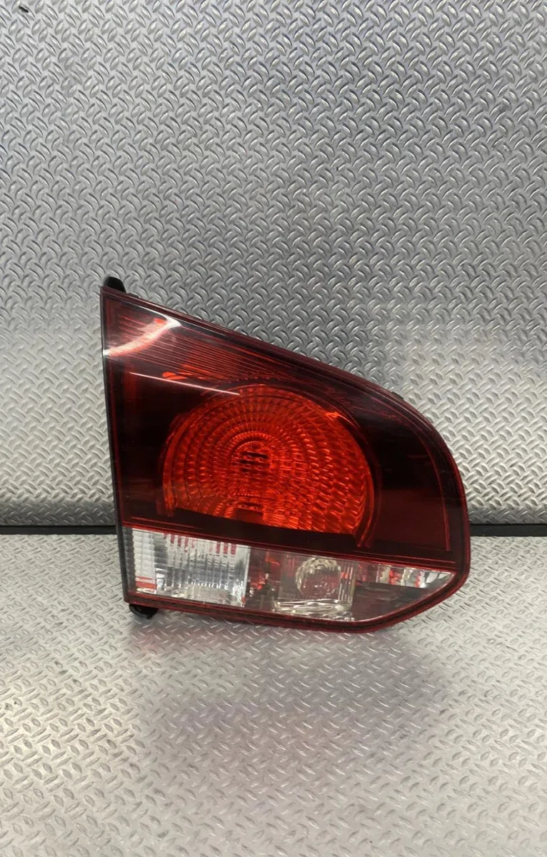 Feu arrière interieur gauche Volkswagen GOLF PLUS V (5M1, 521) 1.4 tsi (2006-2008) occasion