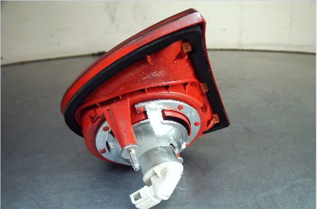 Feu arrière interieur gauche Volkswagen GOLF V (1K1) 1.9 tdi (2003-2008) 5 portes occasion