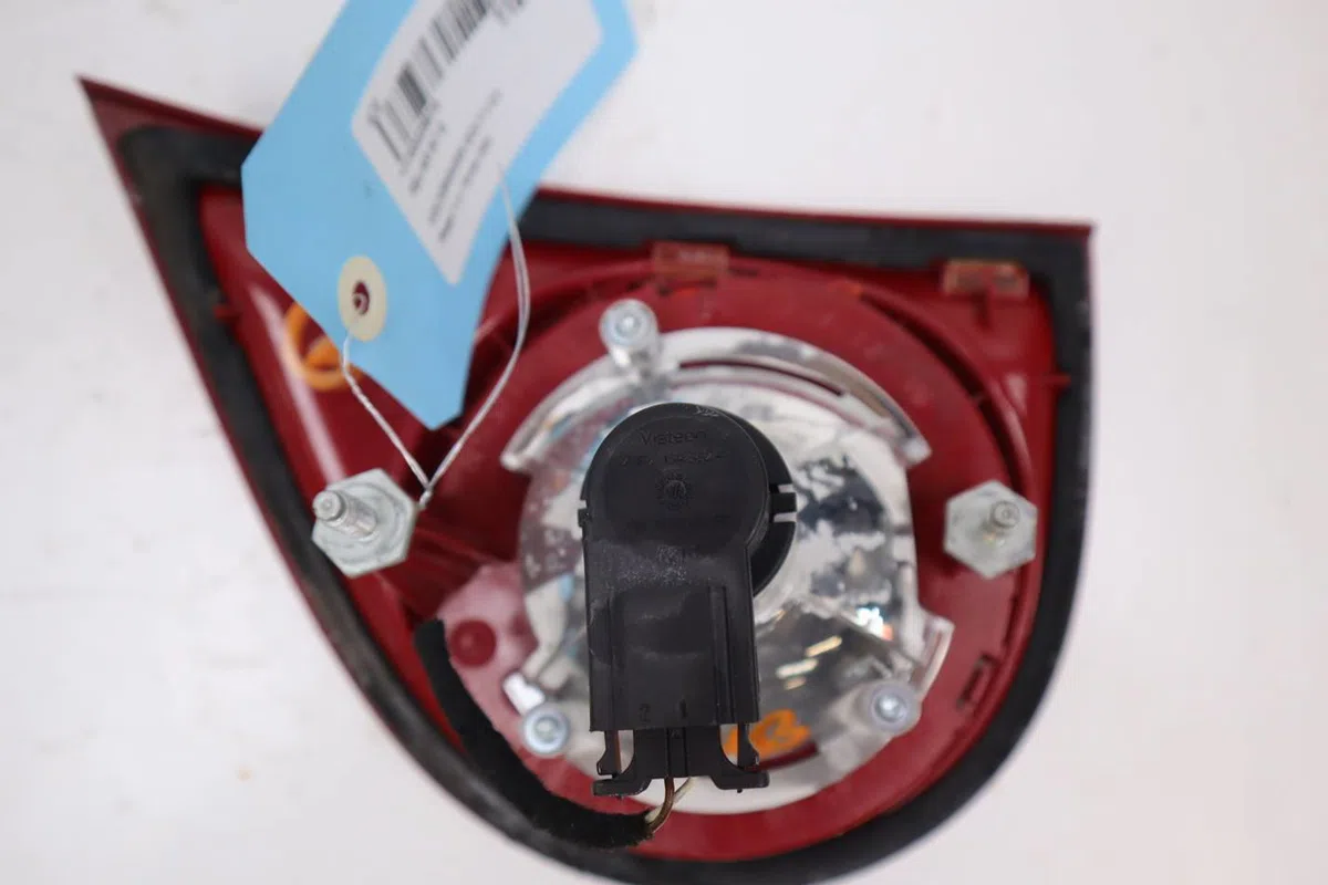 Feu arrière interieur gauche Volkswagen GOLF V (1K1) 2.0 tdi 16v (2003-2008) occasion