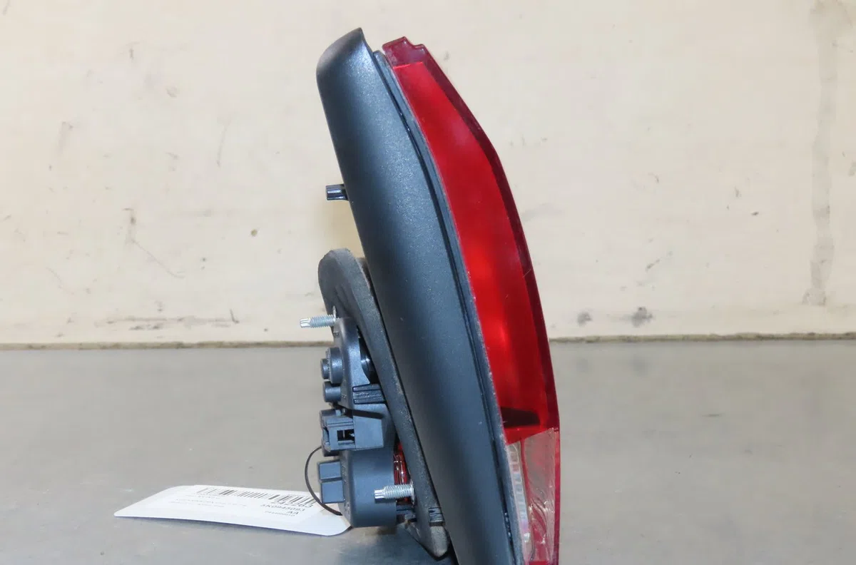 Feu arrière interieur gauche Volkswagen GOLF VI (5K1) 1.4 tsi (2008-2012) 5 portes occasion