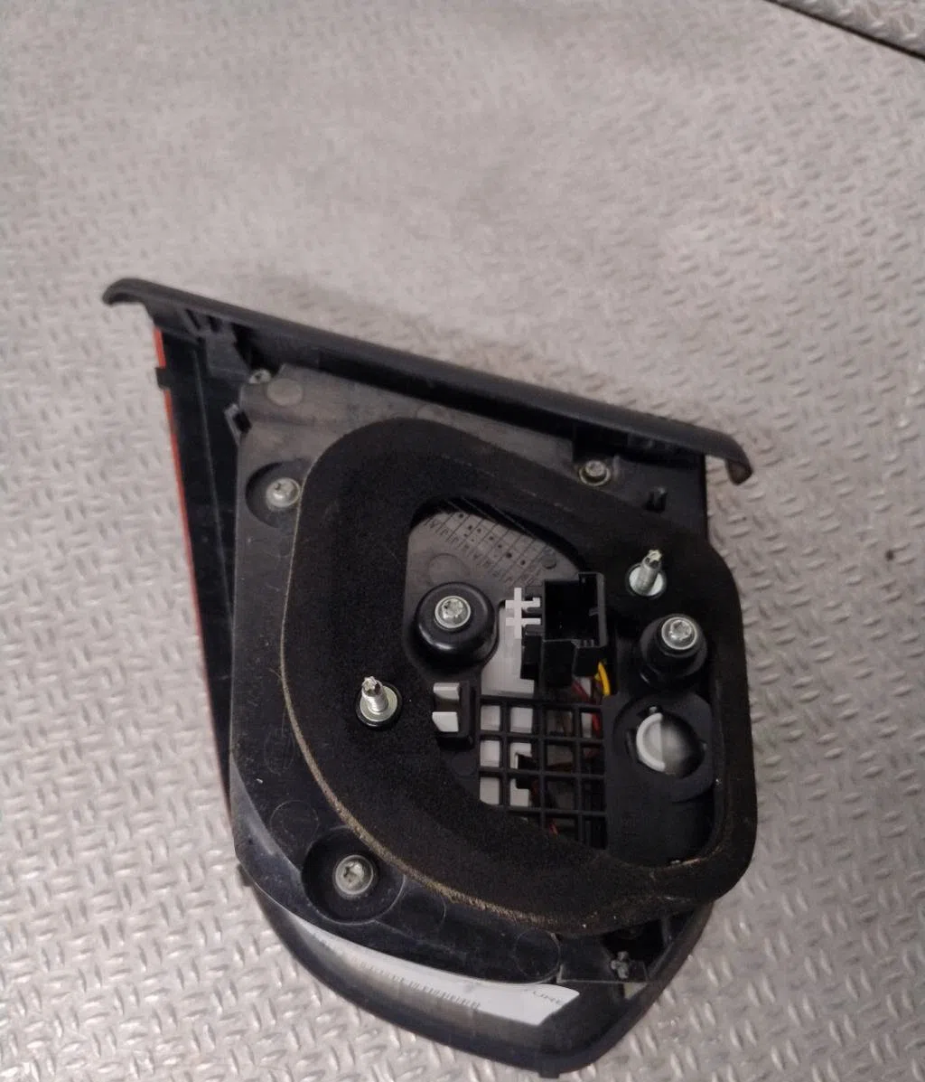 Feu arrière interieur gauche Volkswagen GOLF VI (5K1) 2.0 gti (2009-2012) occasion