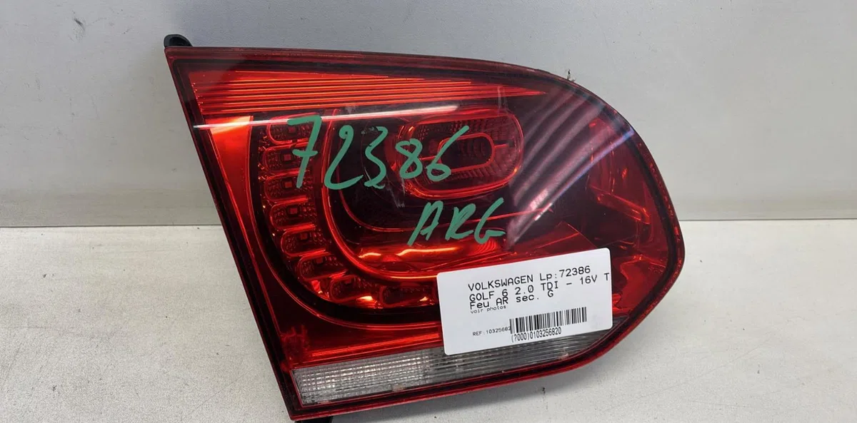 Feu arrière interieur gauche Volkswagen GOLF VI (5K1) 2.0 tdi (2008-2013) occasion